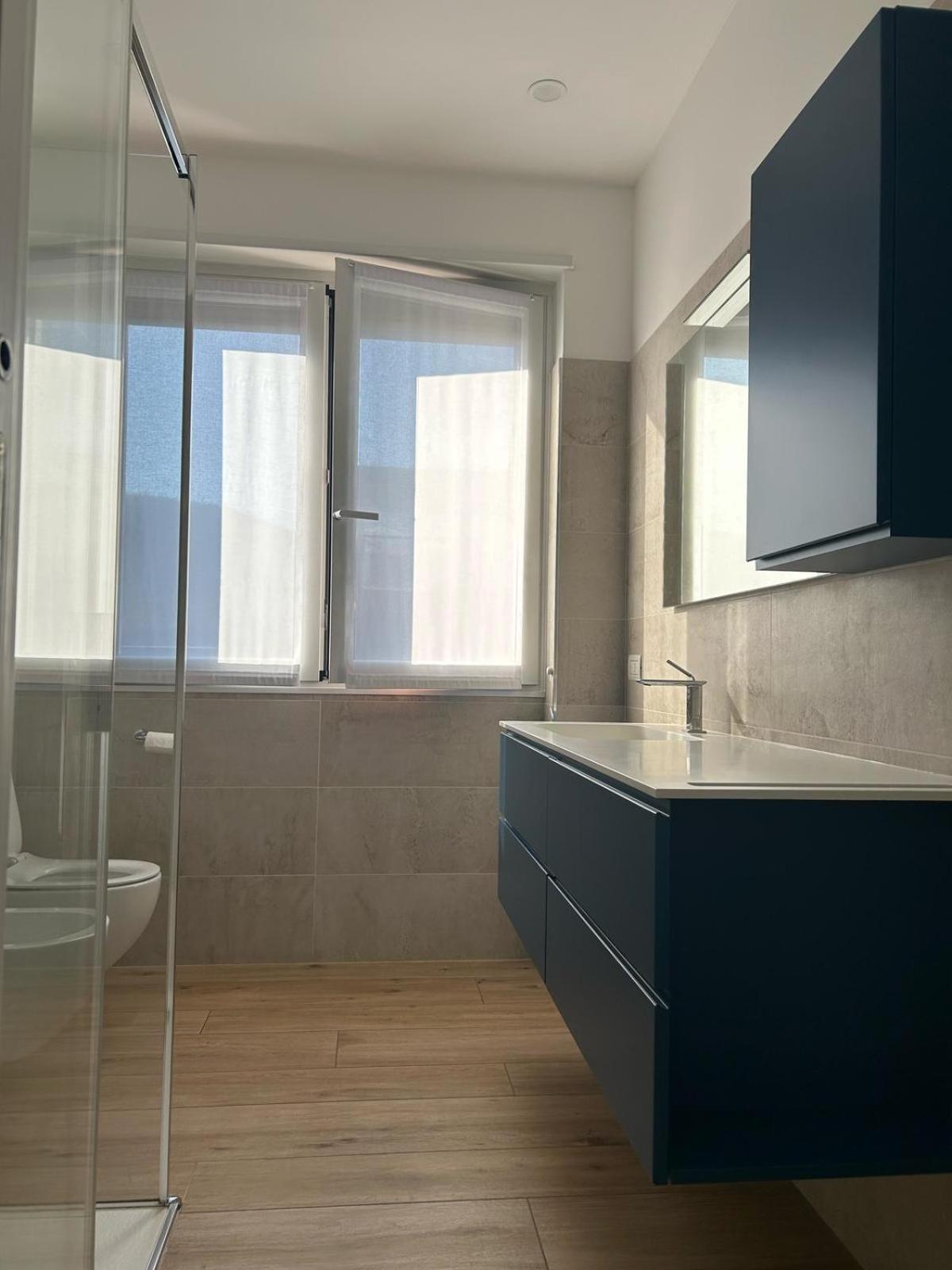 The View - Spacious Modern Côme