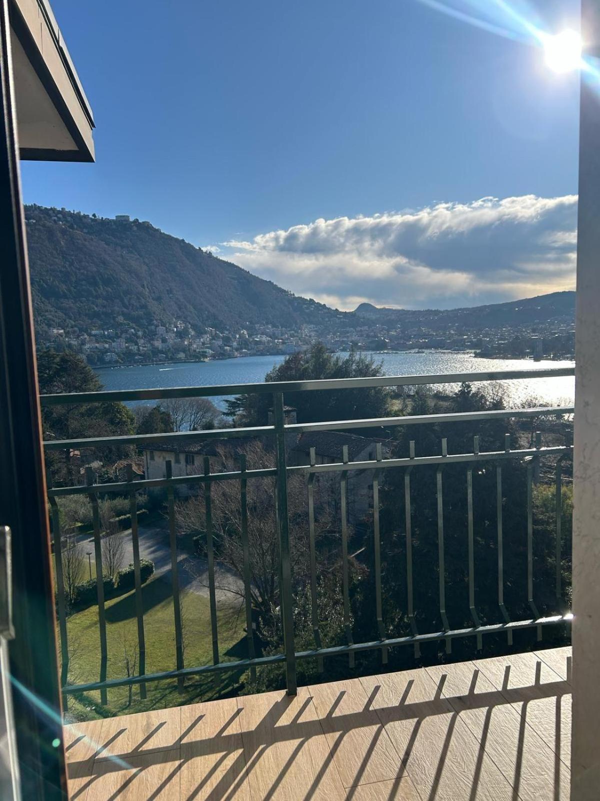 The View - Spacious Modern * Côme
